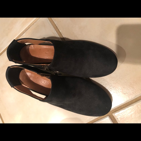 Gidigio leather heeled shoe - Picture 2 of 3